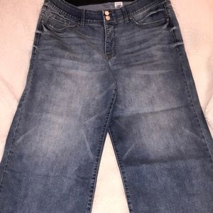 Size 16W Wide Leg cropped Jeans